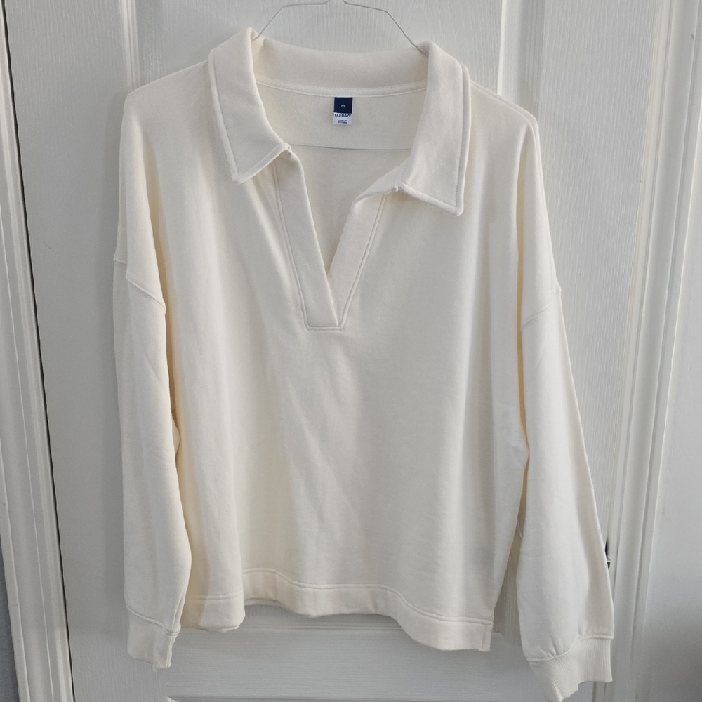 Old Navy Cream Sweatshirt